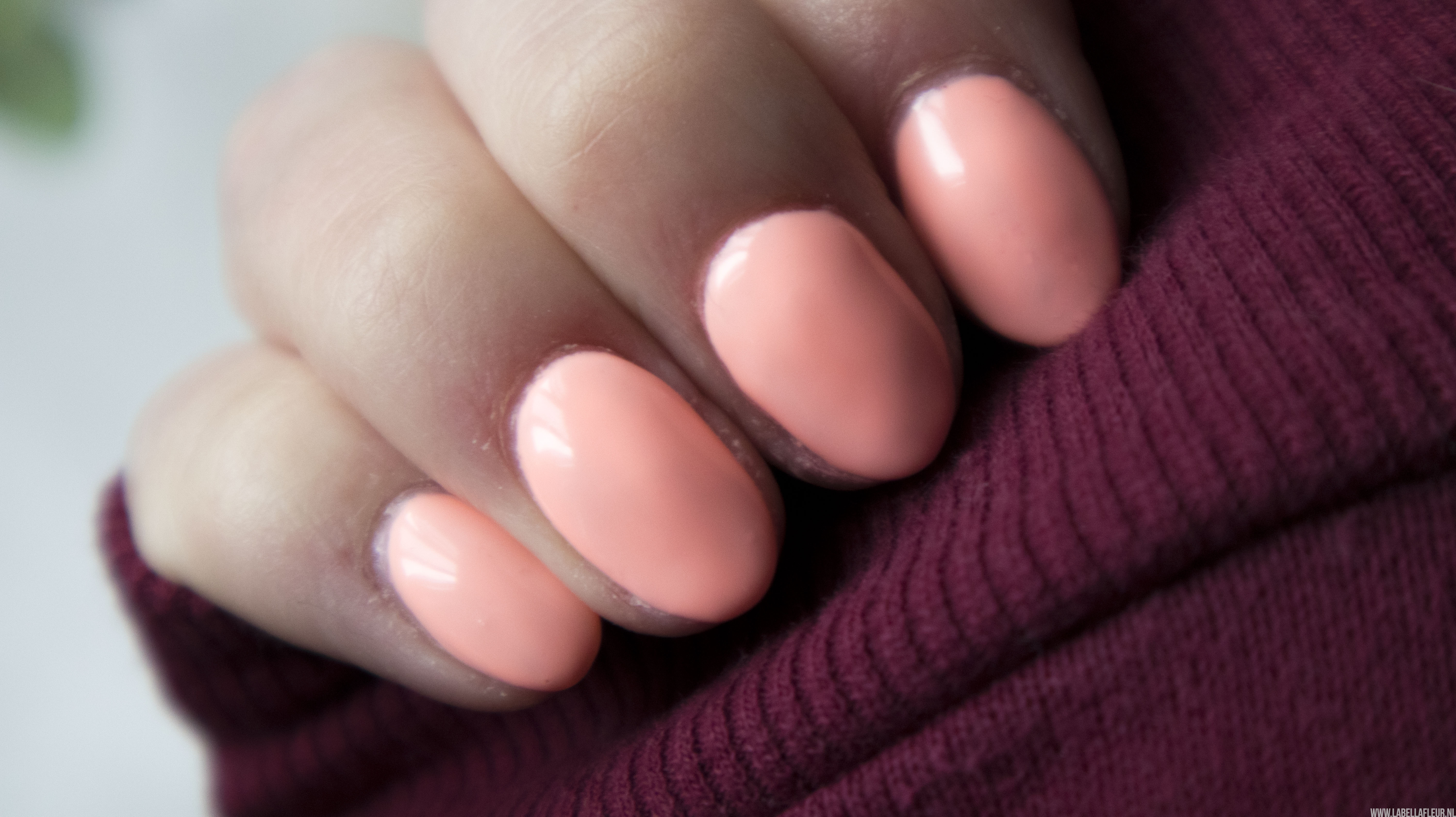 nails, semilac, sleeping beauty